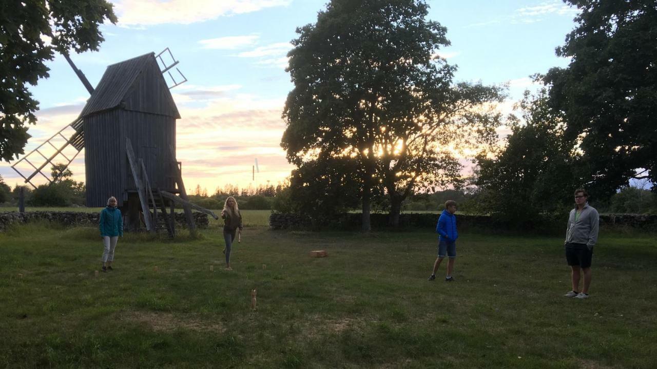 Rosenborgs Friluftspensionat Färjestaden Екстериор снимка